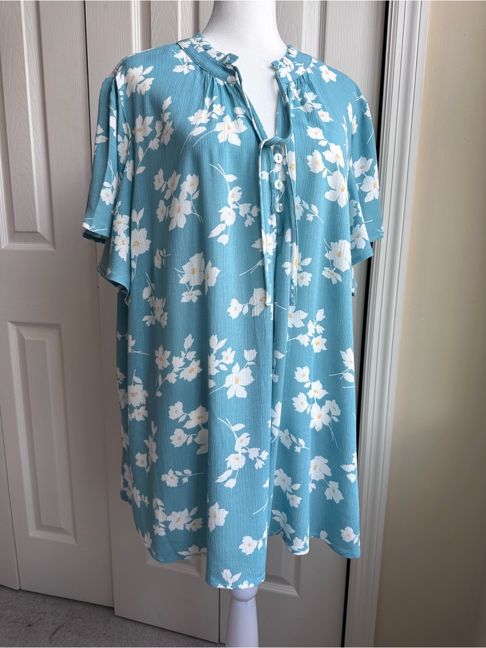 Market & Spruce Light Teal Blue Floral Tie-Neck Blouse